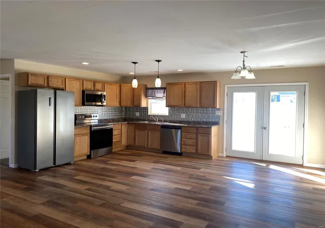 Photo 2 of Single family home for sale at 108 Whippoorwill Ln, Hannibal, MO 63401 | MLS# 25002169 | Listing updated on 2025-01-20