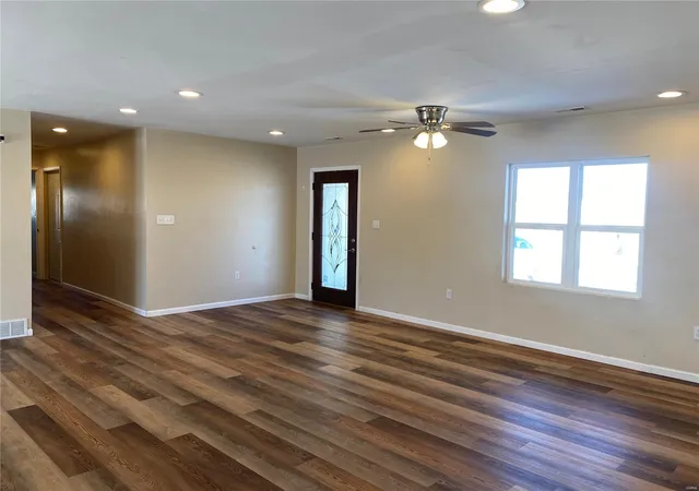 Photo 4 of Single family home for sale at 108 Whippoorwill Ln, Hannibal, MO 63401 | MLS# 25002169 | Listing updated on 2025-01-20