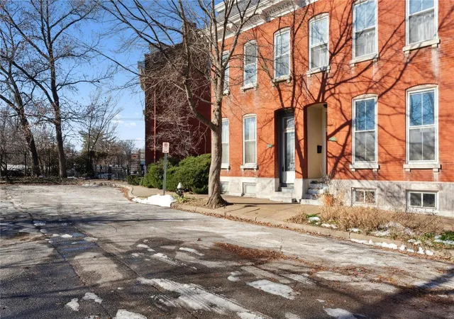 Photo 2 of Single family home for sale at 1441 Wright St, Saint Louis, MO 63107 | MLS# 25003439 | Listing updated on 2025-02-27