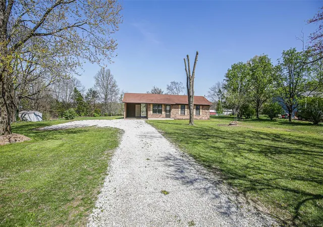 Photo 2 of Single family home for sale at 13060 Kimberly Ln, De Soto, MO 63020 | MLS# 25004509 | Listing updated on 2025-04-25