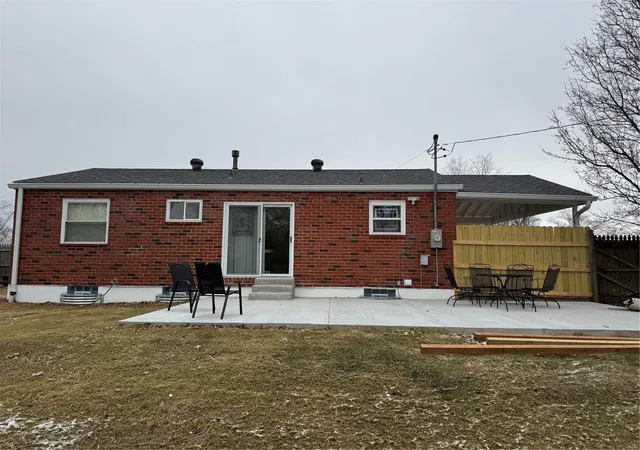 Photo 4 of Single family home for sale at 5428 Morningdale Pl, Saint Louis, MO 63128 | MLS# 25004993 | Listing updated on 2025-03-01