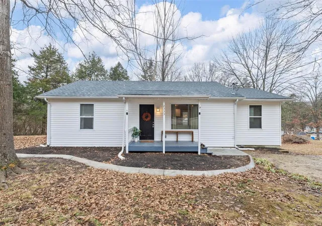Photo 3 of Single family home for sale at 2333 State Rd F, Pacific, MO 63069 | MLS# 25005447 | Listing updated on 2025-03-14