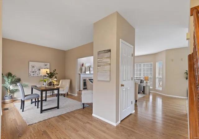 Photo 3 of Single family home for sale at 419 Leicester Sq Ct, Ballwin, MO 63021 | MLS# 25005804 | Listing updated on 2025-03-03