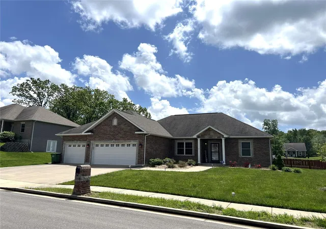 Photo 1 of Single family home for sale at 306 Traci Dawn St, Rolla, MO 65401 | MLS# 25006337 | Listing updated on 2025-03-17