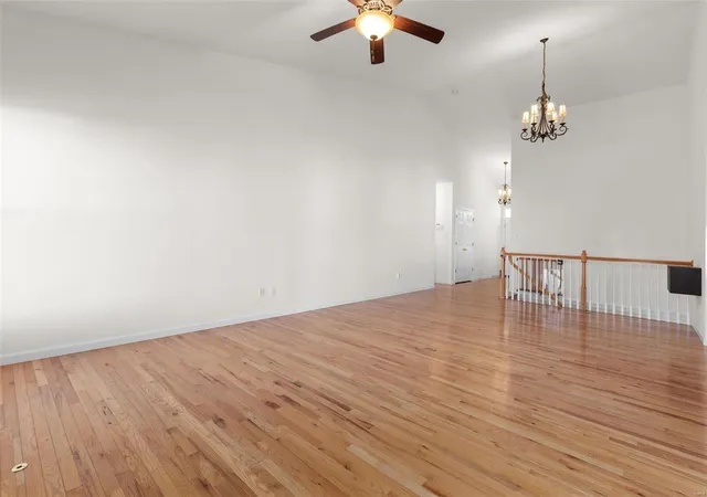Photo 4 of Single family home for sale at 9 Upper Laurel Blfs Ct, Hazelwood, MO 63042 | MLS# 25006557 | Listing updated on 2025-03-08