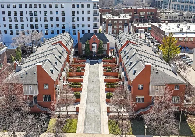 Photo 1 of Townhouse for sale at 2 W Pine Ct, Saint Louis, MO 63108 | MLS# 25007264 | Listing updated on 2025-03-16