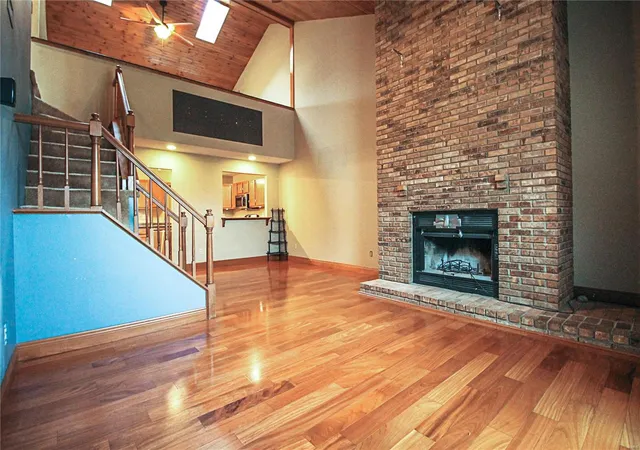Photo 3 of Townhouse for sale at 1329 Forest Crk Dr, St. Peters, MO 63303 | MLS# 25007367 | Listing updated on 2025-03-07