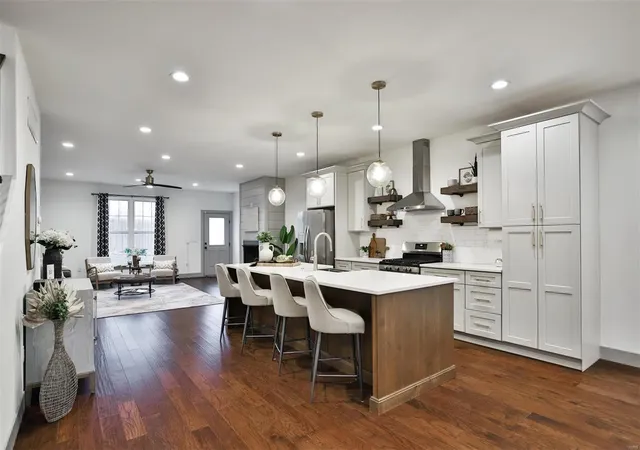 Photo 3 of Townhouse for sale at 1853 Menard St, Saint Louis, MO 63104 | MLS# 25007834 | Listing updated on 2025-03-05
