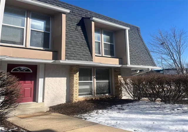 Townhouse for sale at 1152 Rue La Chelle #1152, Saint Louis, MO 63141 | MLS# 25007926