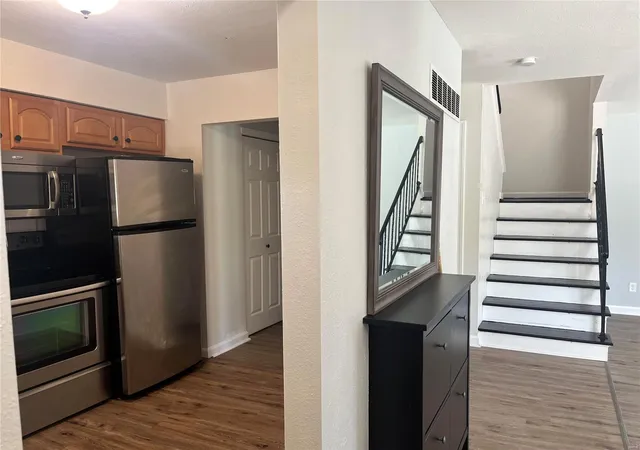 Photo 4 of Townhouse for sale at 1152 Rue La Chelle #1152, Saint Louis, MO 63141 | MLS# 25007926 | Listing updated on 2025-03-01