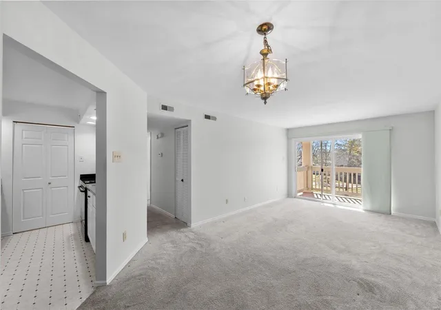 Listing Photo 4 - Condo for sale in building located at 5376 N Kenrick Parke Dr, Shrewsbury, MO 63119 - Unit #301