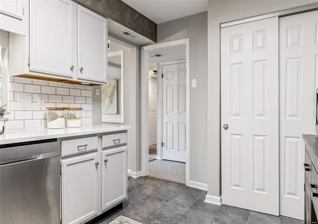Listing Photo 4 - Condo for sale in building located at 12917 Portulaca Dr, St. Louis, MO 63146 - Unit #319