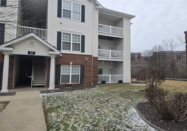 Photo 1 of Condo for sale at 37 Kassebaum Ln #106, Saint Louis, MO 63129 | MLS# 25008697 | Listing updated on 2025-02-27