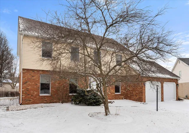 Photo 2 of Single family home for sale at 170 Saint Sabre Dr, Belleville, IL 62226 | MLS# 25008863 | Listing updated on 2025-02-27