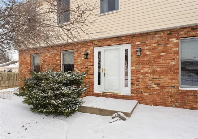 Photo 3 of Single family home for sale at 170 Saint Sabre Dr, Belleville, IL 62226 | MLS# 25008863 | Listing updated on 2025-02-27