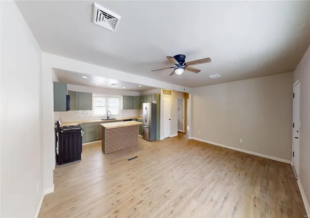 Photo 4 of Single family home for sale at 1408 N 15th Street, Swansea, IL 62226 | MLS# 25009038 | Listing updated on 2025-03-03