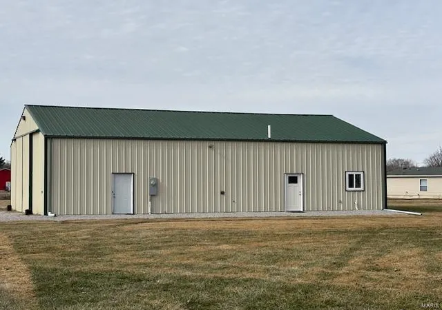 Photo 1 of Single family home for sale at 207 South 7th St, Mulberry Grove, IL 62262 | MLS# 25009109 | Listing updated on 2025-02-27