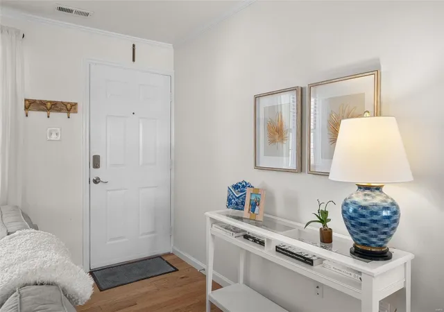 Photo 3 of Condo for sale at 9174 Eager Rd, Saint Louis, MO 63144 | MLS# 25009181 | Listing updated on 2025-02-27