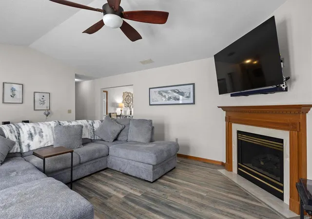 Photo 4 of Single family home for sale at 301 Radcliff Rd, Belleville, IL 62221 | MLS# 25009190 | Listing updated on 2025-03-05
