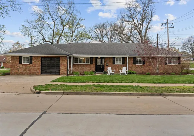 Photo 1 of Single family home for sale at 9305 Litzsinger Rd, Saint Louis, MO 63144 | MLS# 25009223 | Listing updated on 2025-04-10