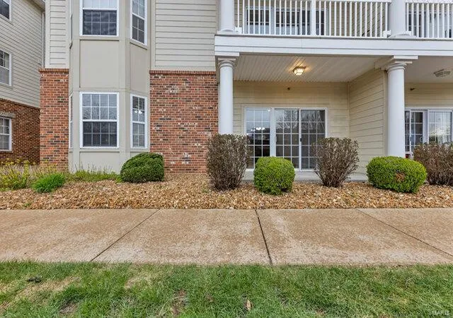 Photo 4 of Condo for sale at 115 Saint James Ct, Saint Peters, MO 63376 | MLS# 25009229 | Listing updated on 2025-04-16