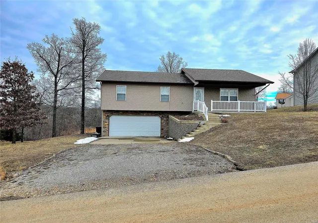 Photo 1 of Single family home for sale at 15872 Tundra St, Saint Robert, MO 65584 | MLS# 25009757 | Listing updated on 2025-03-06