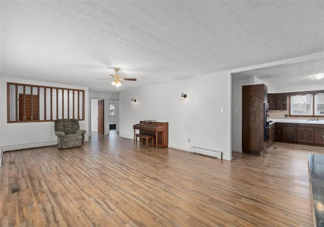 Photo 4 of Single family home for sale at 302 W 6th Street S, Mount Olive, IL 62069 | MLS# 25009831 | Listing updated on 2025-03-03
