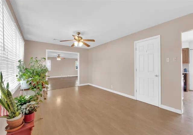 Photo 2 of Single family home for sale at 1128 Boschert Dr, Saint Charles, MO 63304 | MLS# 25009954 | Listing updated on 2025-04-18