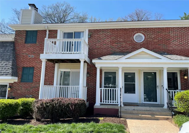 Townhouse for sale at 9167 Robin Ct, Saint Louis, MO 63144 | MLS# 25010003