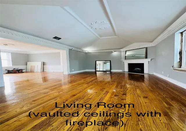Photo 4 of Condo for sale at 7544 York Dr #3W, Saint Louis, MO 63105 | MLS# 25010068 | Listing updated on 2025-03-03