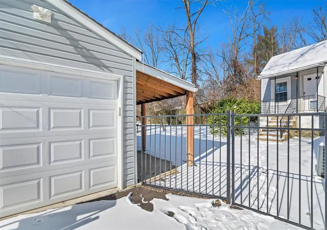 Photo 3 of Single family home for sale at 615 Clover Ln, Saint Louis, MO 63126 | MLS# 25010235 | Listing updated on 2025-03-04