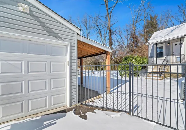 Photo 3 of Single family home for sale at 615 Clover Ln, Saint Louis, MO 63126 | MLS# 25010235 | Listing updated on 2025-03-04