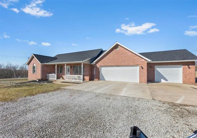 Photo 3 of Single family home for sale at 143 Blueberry Ln, Jackson, MO 63755 | MLS# 25010308 | Listing updated on 2025-03-04
