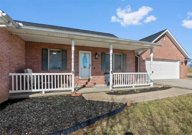 Photo 4 of Single family home for sale at 143 Blueberry Ln, Jackson, MO 63755 | MLS# 25010308 | Listing updated on 2025-03-04