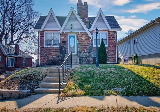 Photo 1 of Single family home for sale at 9408 Sterling Pl, Saint Louis, MO 63123 | MLS# 25010495 | Listing updated on 2025-03-15