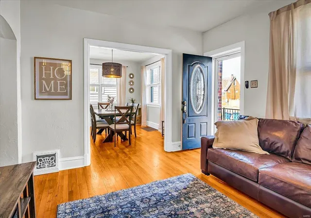 Photo 4 of Single family home for sale at 9408 Sterling Pl, Saint Louis, MO 63123 | MLS# 25010495 | Listing updated on 2025-03-15
