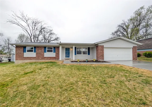 Photo 1 of Single family home for sale at 621 Saint Jovite St, Saint Charles, MO 63304 | MLS# 25011700 | Listing updated on 2025-04-10