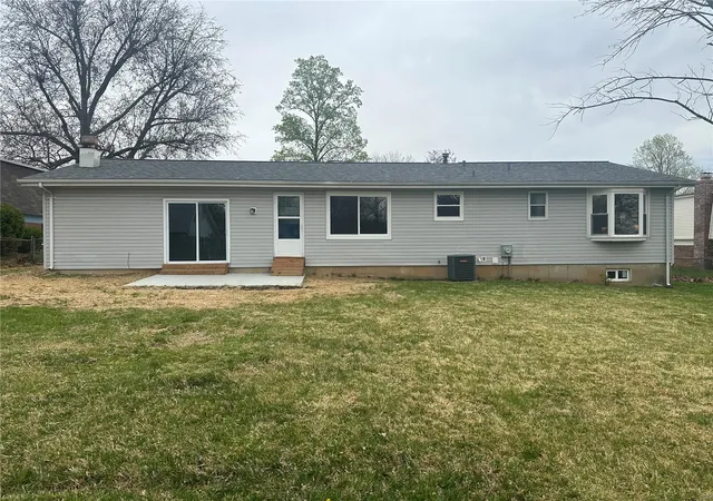 Photo 1 of Single family home for sale at 621 Saint Jovite St, Saint Charles, MO 63304 | MLS# 25011700 | Listing updated on 2025-04-10