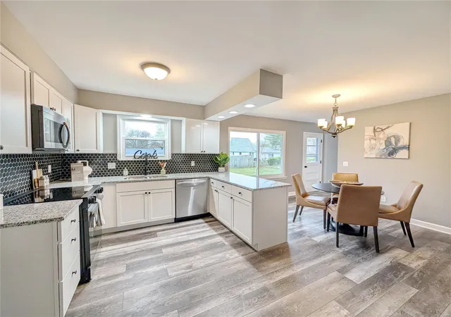 Photo 4 of Single family home for sale at 621 Saint Jovite St, Saint Charles, MO 63304 | MLS# 25011700 | Listing updated on 2025-04-10