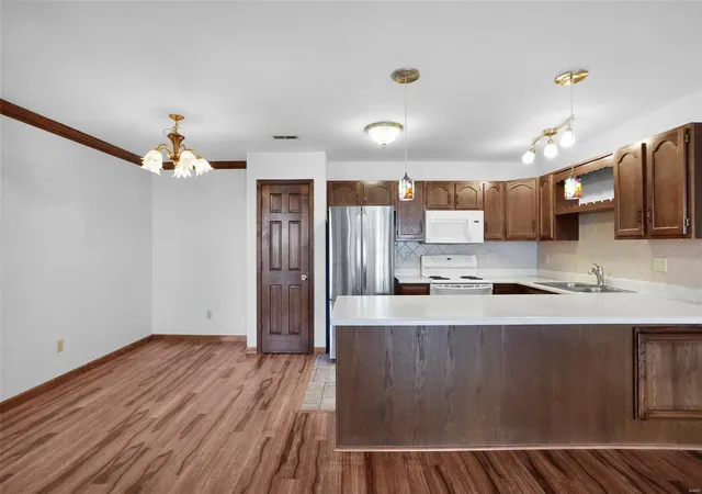 Listing Photo 5 - Condo for sale in building located at 1272 Dell Ridge Ct, Saint Peters, MO 63303 - Unit #3