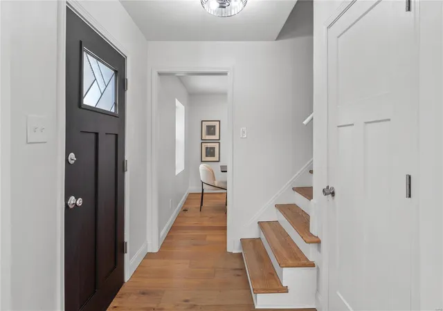 Photo 3 of Single family home for sale at 7101 Winchester Dr, Saint Louis, MO 63121 | MLS# 25011877 | Listing updated on 2025-03-09
