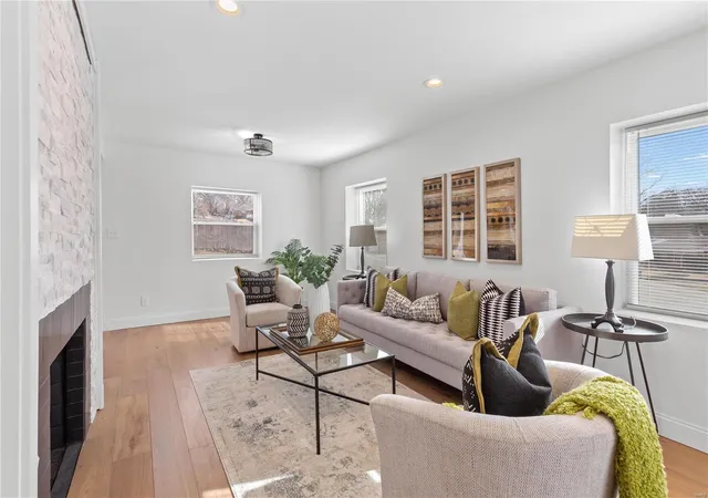 Photo 4 of Single family home for sale at 7101 Winchester Dr, Saint Louis, MO 63121 | MLS# 25011877 | Listing updated on 2025-03-09
