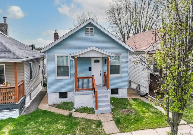 Photo 1 of Single family home for sale at 4924 Blow St, Saint Louis, MO 63109 | MLS# 25011916 | Listing updated on 2025-04-04