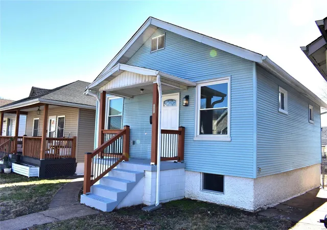 Photo 1 of Single family home for sale at 4924 Blow St, Saint Louis, MO 63109 | MLS# 25011916 | Listing updated on 2025-04-04