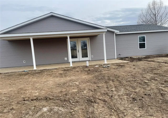 Photo 2 of Single family home for sale at 806 E Dover St, Monroe City, MO 63456 | MLS# 25012738 | Listing updated on 2025-03-29