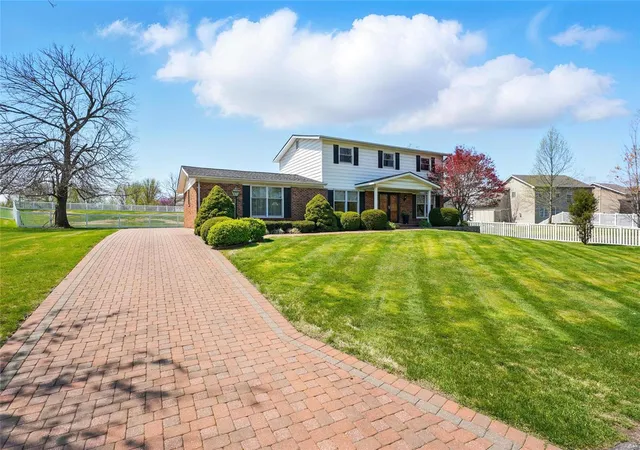 Photo 1 of Single family home for sale at 1311 Clairmont Ln, Saint Charles, MO 63303 | MLS# 25013243 | Listing updated on 2025-04-09