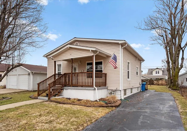 Photo 2 of Single family home for sale at 2311 E 25th Street, Granite City, IL 62040 | MLS# 25013356 | Listing updated on 2025-03-08