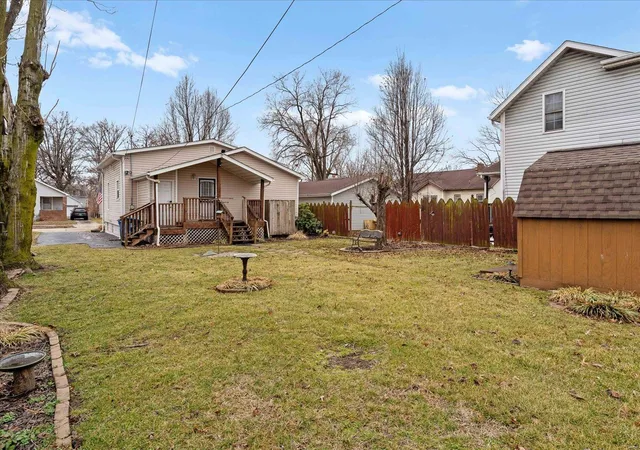 Photo 3 of Single family home for sale at 2311 E 25th Street, Granite City, IL 62040 | MLS# 25013356 | Listing updated on 2025-03-08