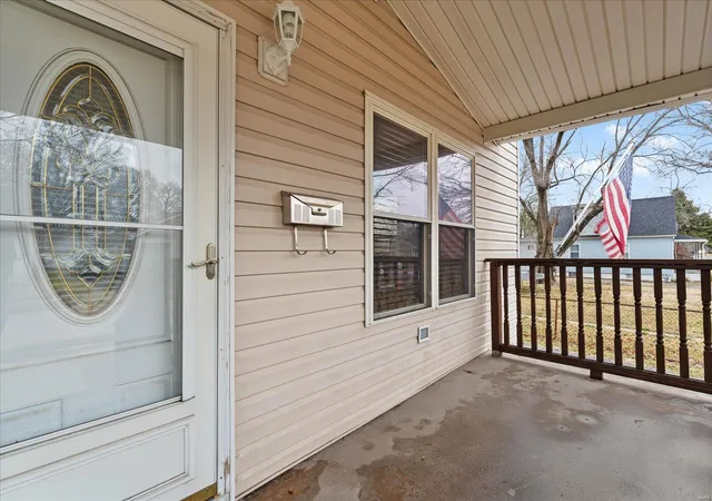 Photo 4 of Single family home for sale at 2311 E 25th Street, Granite City, IL 62040 | MLS# 25013356 | Listing updated on 2025-03-08
