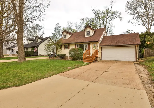Photo 2 of Single family home for sale at 4401 Treadway Ln, Saint Louis, MO 63134 | MLS# 25013387 | Listing updated on 2025-04-10